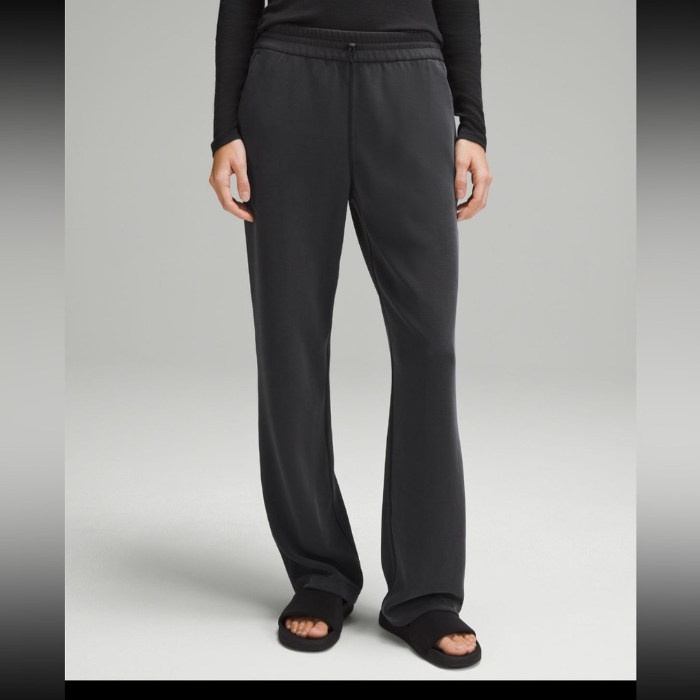Lululemon soft stream high rise pant SHORT